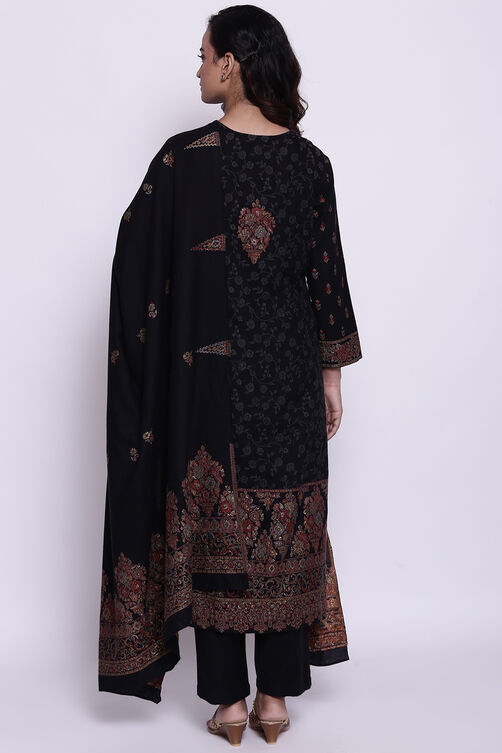 Black Cotton Straight Kurta Regular Pant Suit Set image number 4